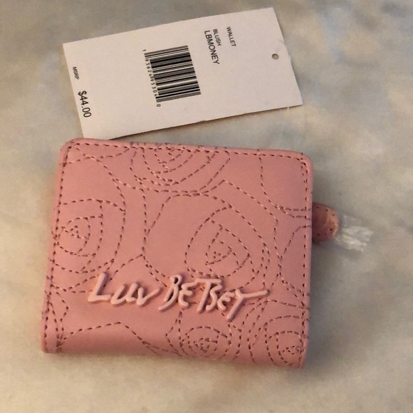 Betsey Johnson Luv Betsey Snap Card Wallet Blush Tonal Stitched Rose Pattern NWT - Picture 2 of 16